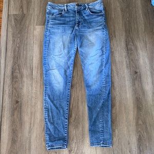 SIZE 10 American Eagle Light Wash Blue Jeans